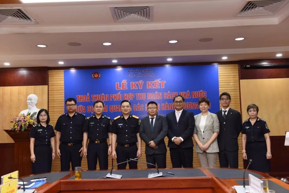 Hải quan ký kết phối hợp thu ngân sách với 4 ngân hàng thương mại -0
