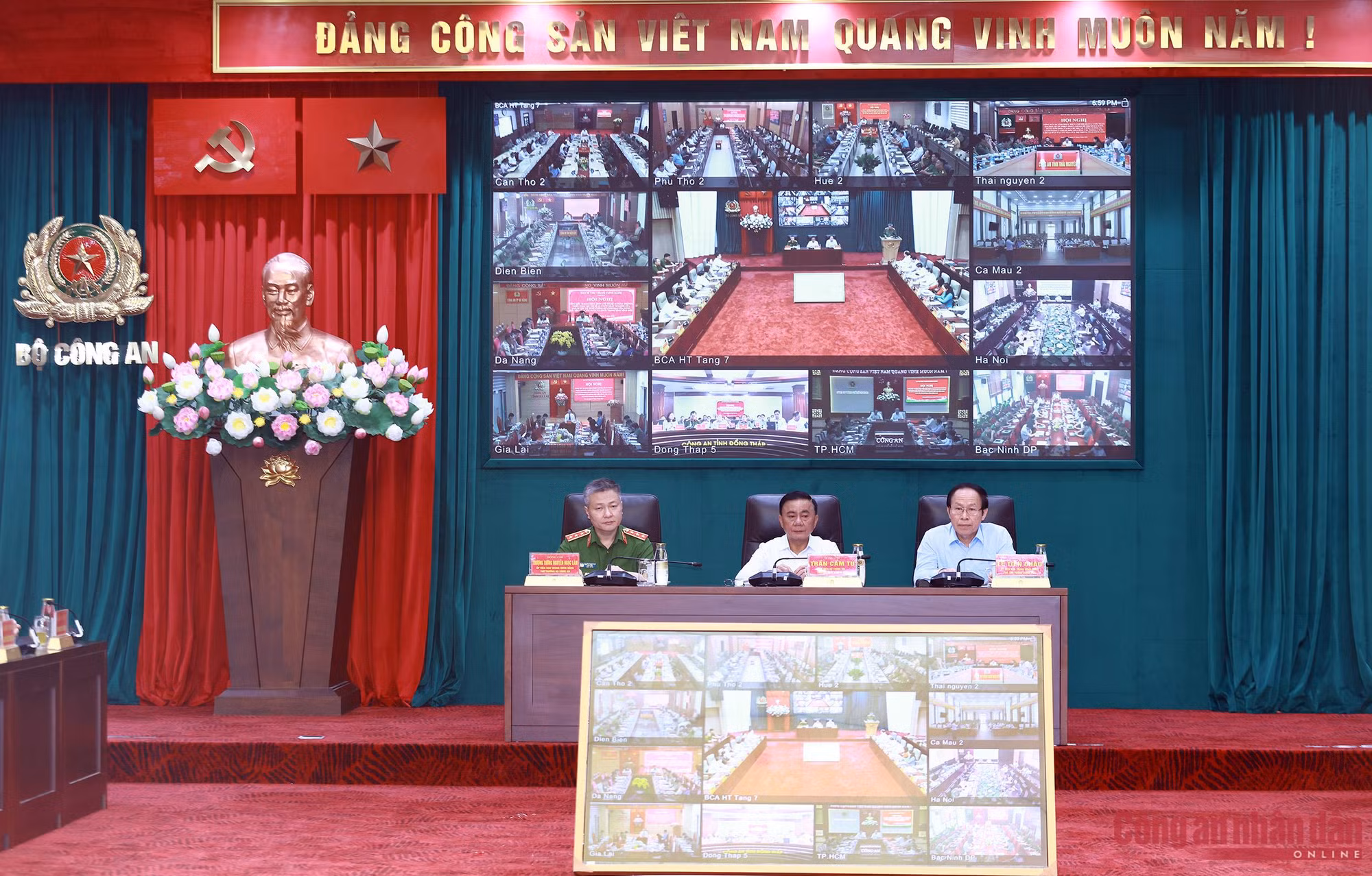 Chuyển mạnh từ 