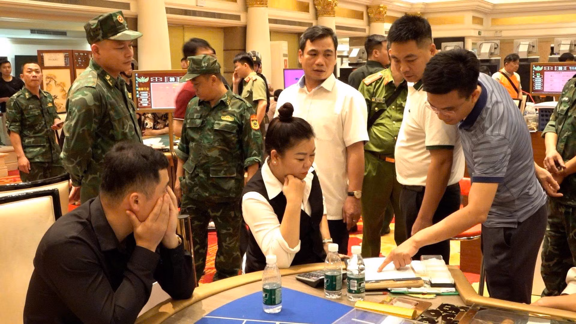 Triệt phá tụ điểm tổ chức đánh bạc và đánh bạc quy mô “khủng” núp bóng doanh nghiệp tại khu vực biên giới Lạng Sơn -0