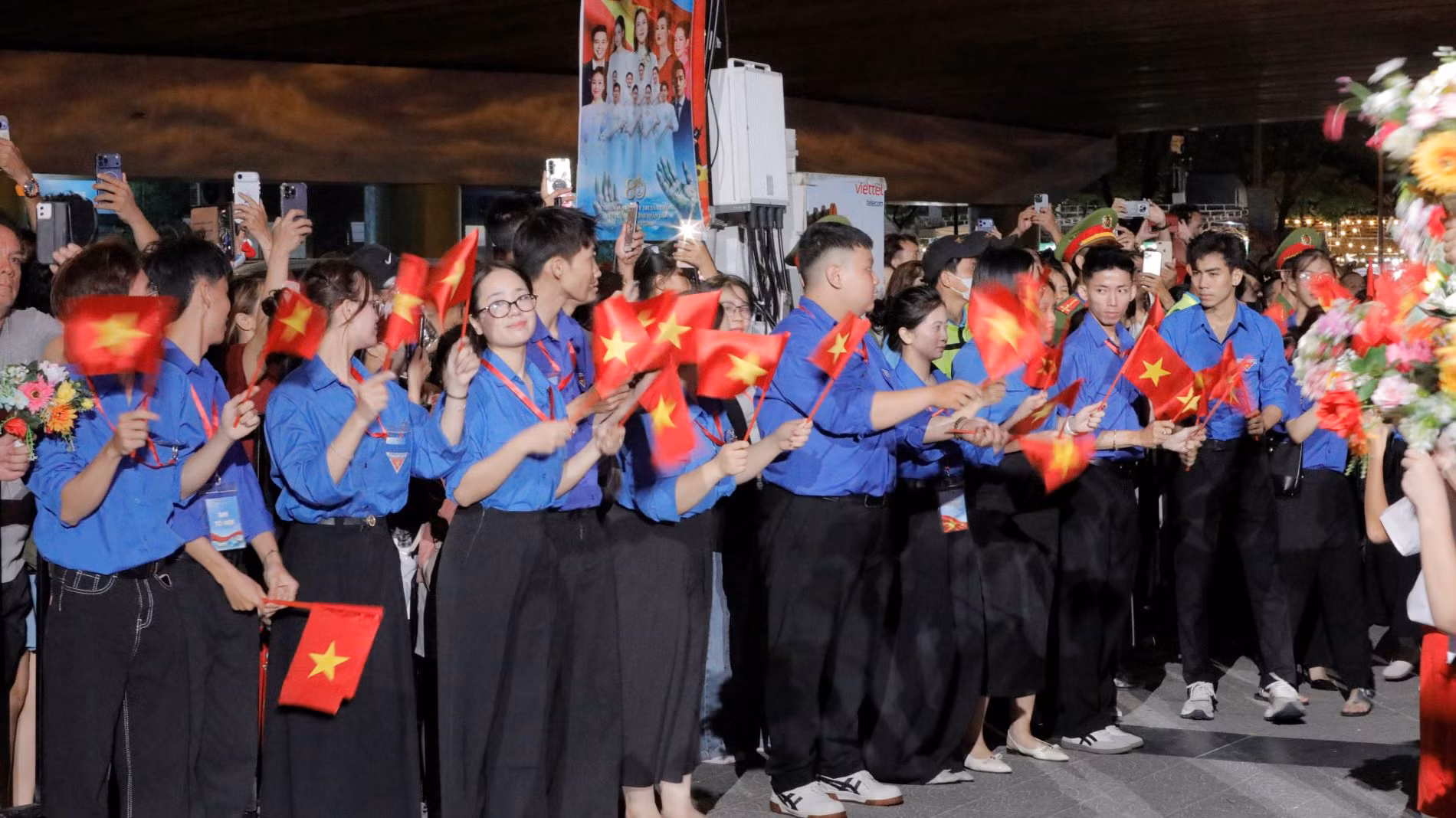 Hợp luyện cho Gala “Tổ quốc bình yên”: Khi nghệ thuật mang dáng hình người chiến sĩ -3