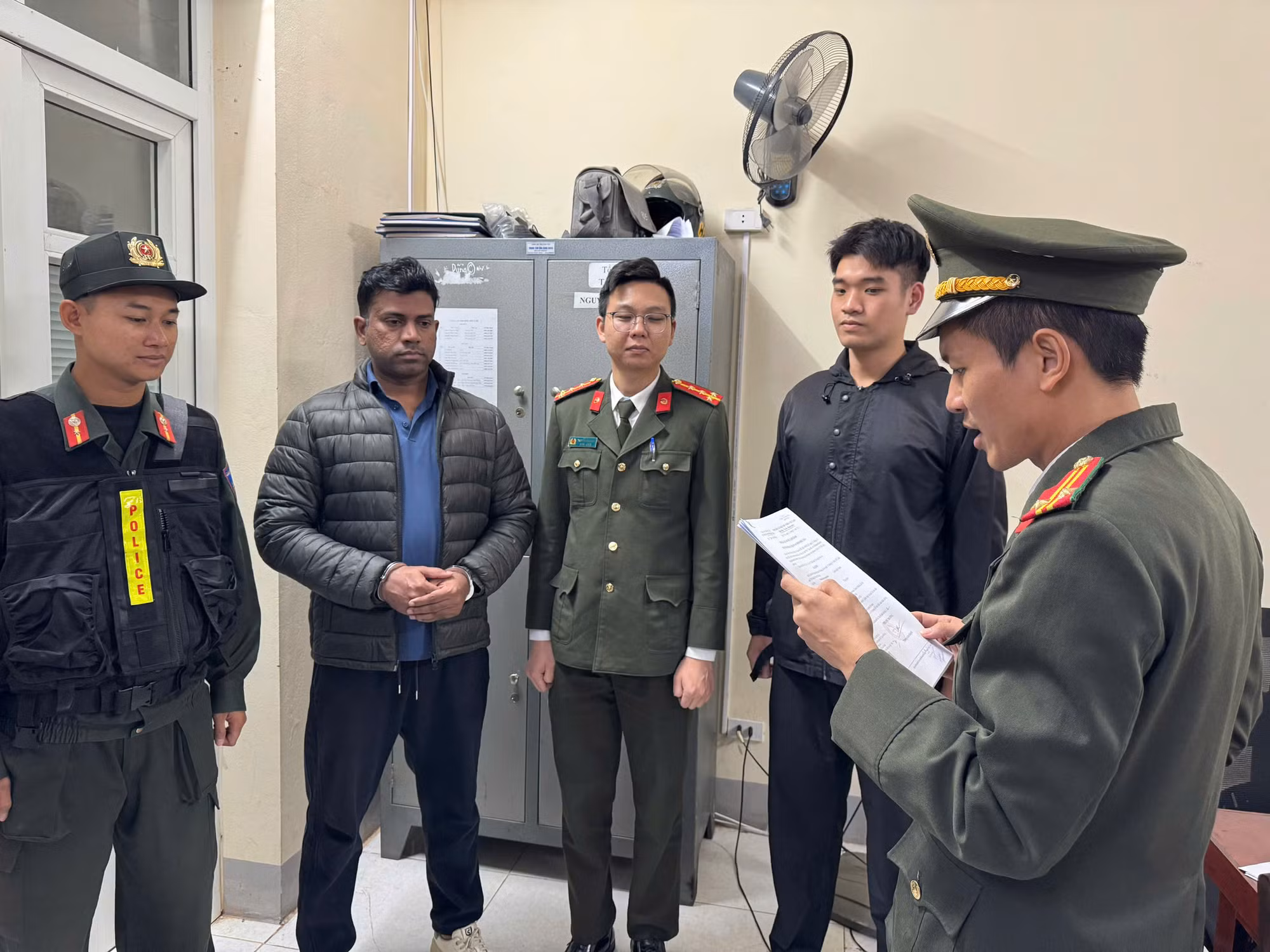 Tạm giam Chủ tịch Hội đồng Viện Khoa học quản lý giáo dục (IEMS) lừa đảo tổ chức thi, cấp chứng chỉ ngoại ngữ tiếng Anh giả -0