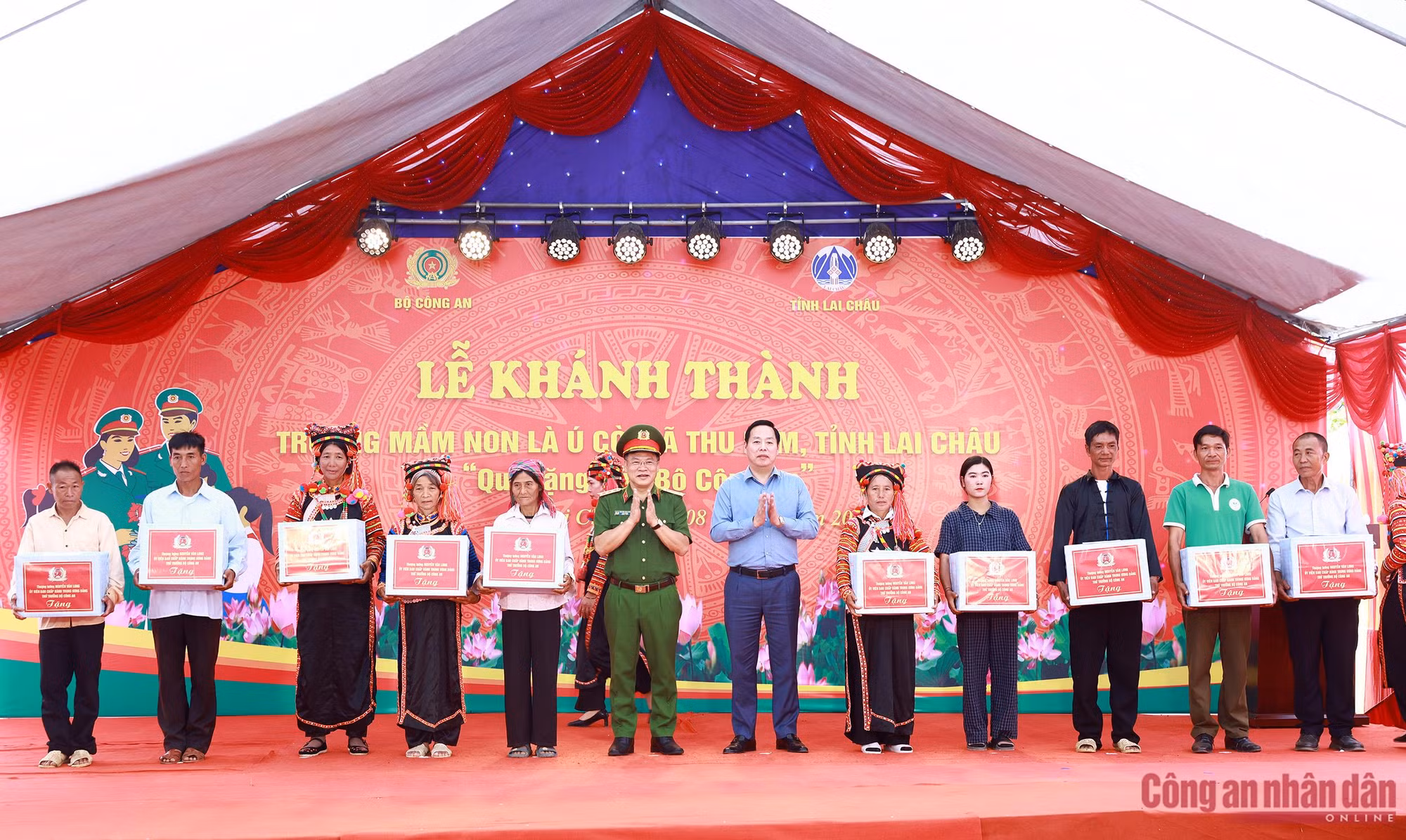 Chắp cánh ước mơ cho trẻ em nơi biên cương Thu Lũm -0