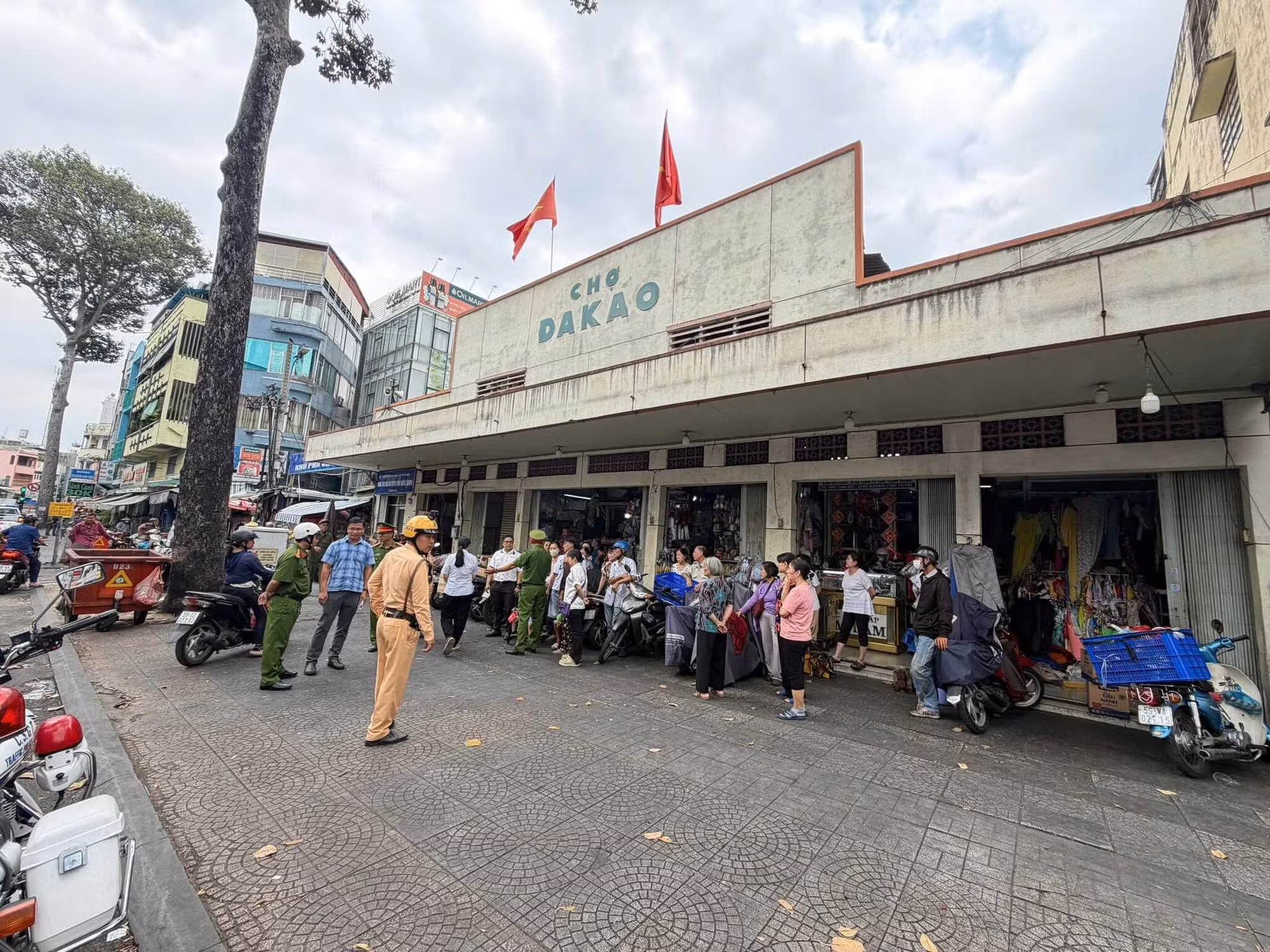 TP Hồ Chí Minh “chuyển đổi sinh kế” để người bán hàng không phải bám víu vào vỉa hè -0