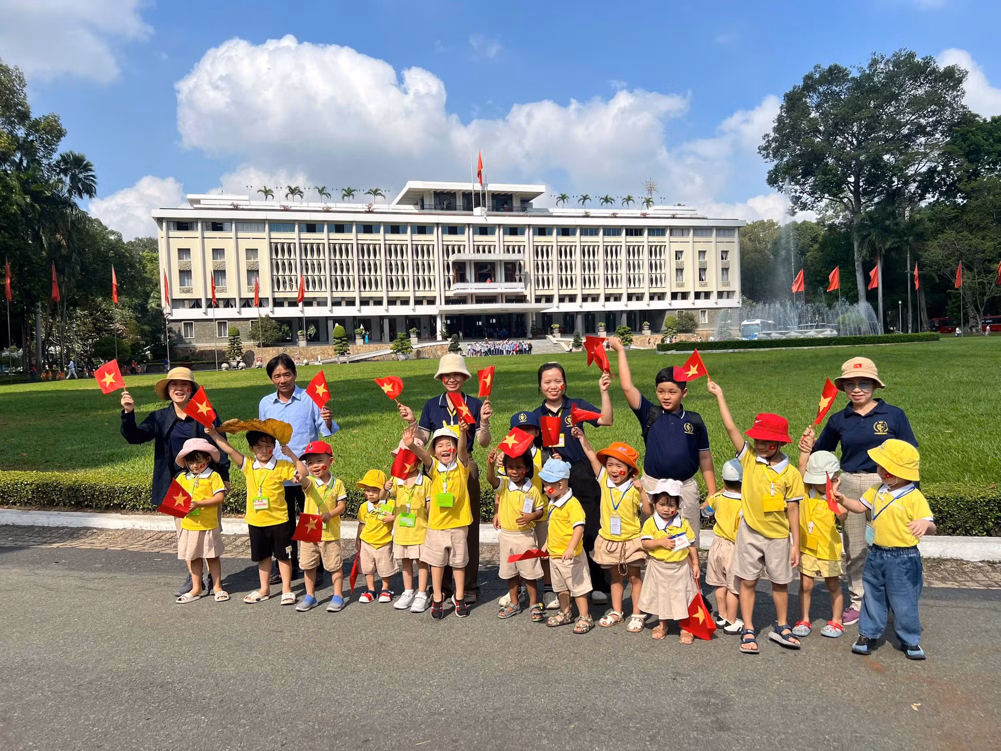Các điểm du lịch tại TP Hồ Chí Minh thu hút khách dịp lễ 30/4 -0