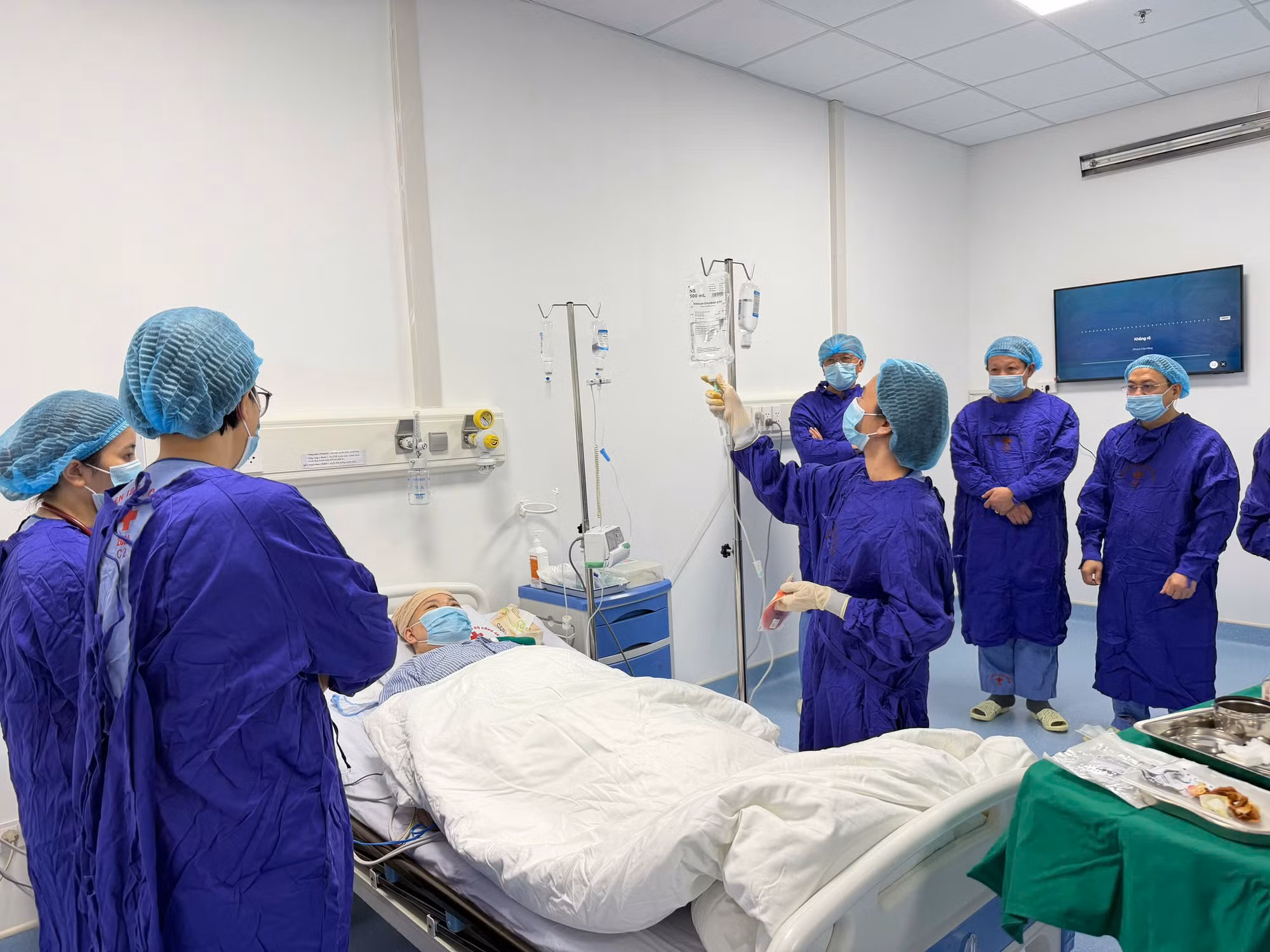 Bệnh viện 19-8 ghép tế bào gốc cứu bệnh nhân u lympho rất nặng -0