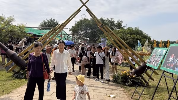 Hà Nội đón 1,35 triệu lượt khách, không có trường hợp bị xử phạt trong kỳ nghỉ lễ