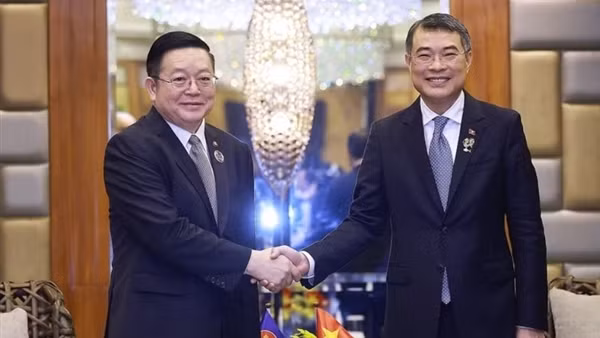 Thủ tướng Lê Minh Hưng tiếp Tổng Thư ký ASEAN Kao Kim Hourn