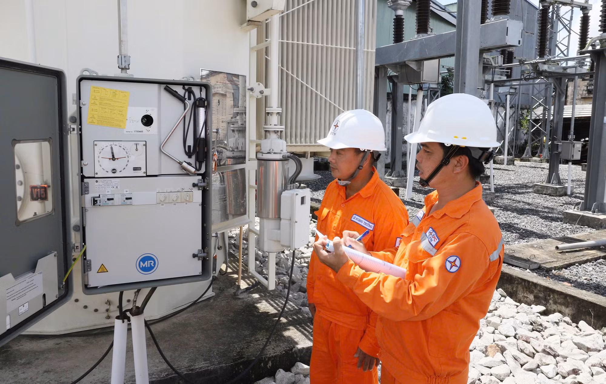 Hơn 11.000 ca trực đảm bảo điện trong dịp Giỗ tổ Hùng Vương và lễ 30/4, 1/5 -0