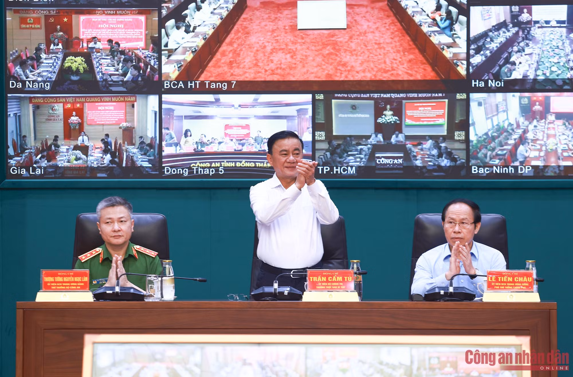 Chuyển mạnh từ 