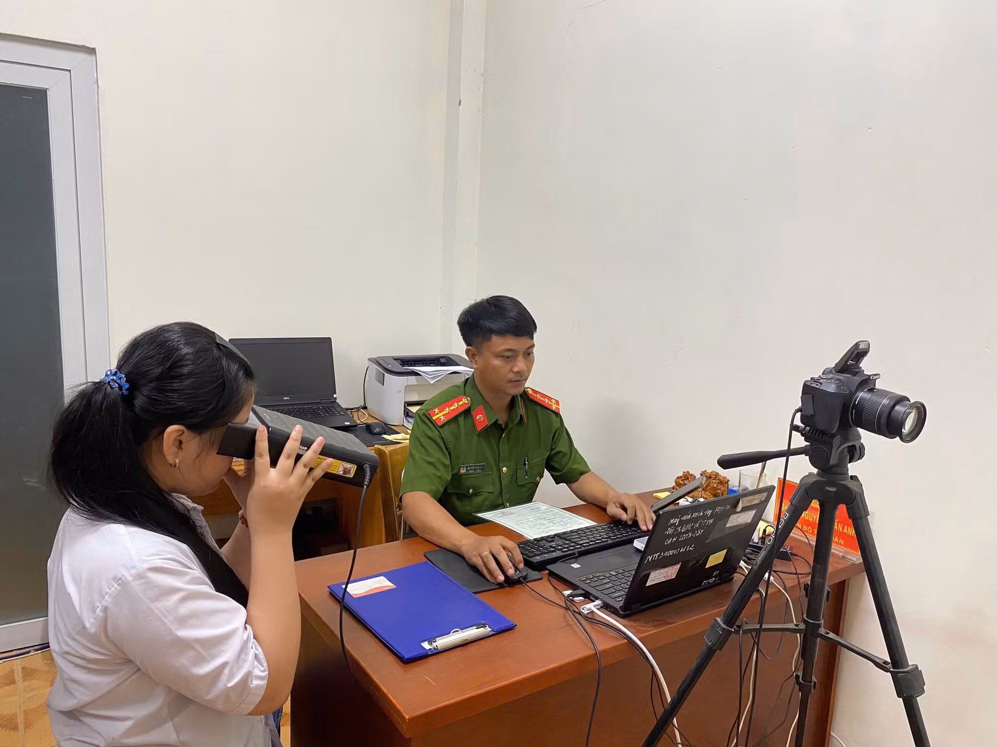 Nỗ lực xuyên lễ, quyết tâm hoàn thiện định danh điện tử cho học sinh trước các kỳ thi -0