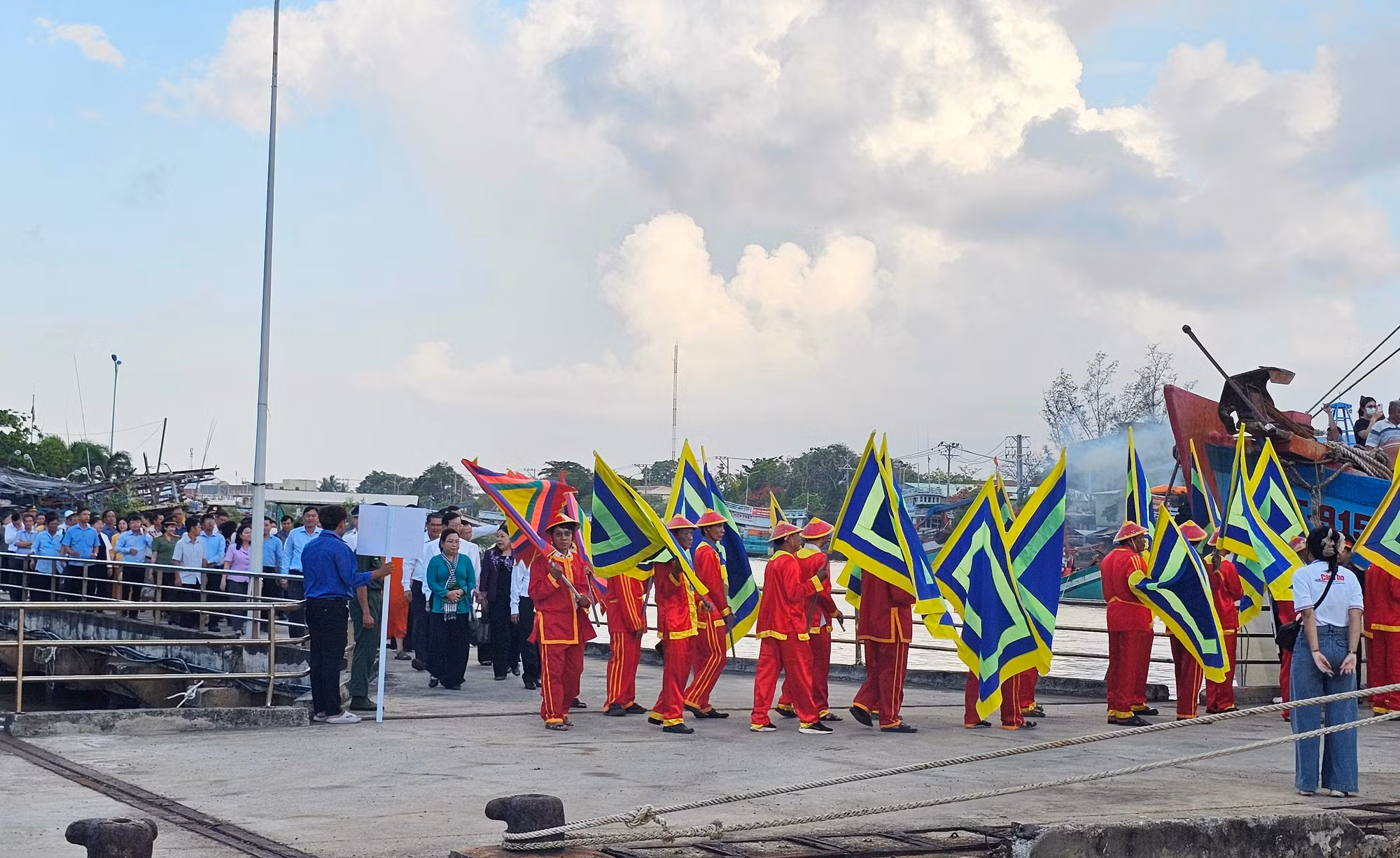 Tưng bừng lễ hội Nghinh Ông ở xứ biển Cần Thơ -0