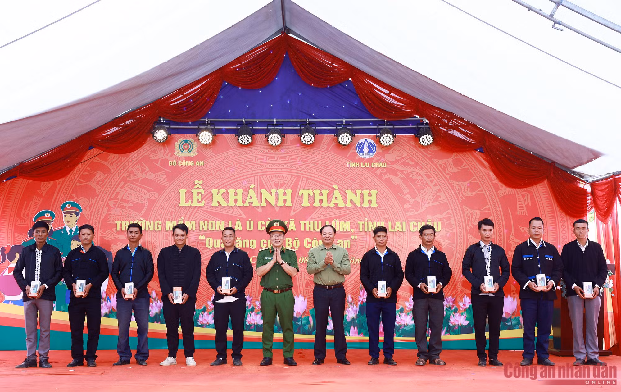 Chắp cánh ước mơ cho trẻ em nơi biên cương Thu Lũm -1