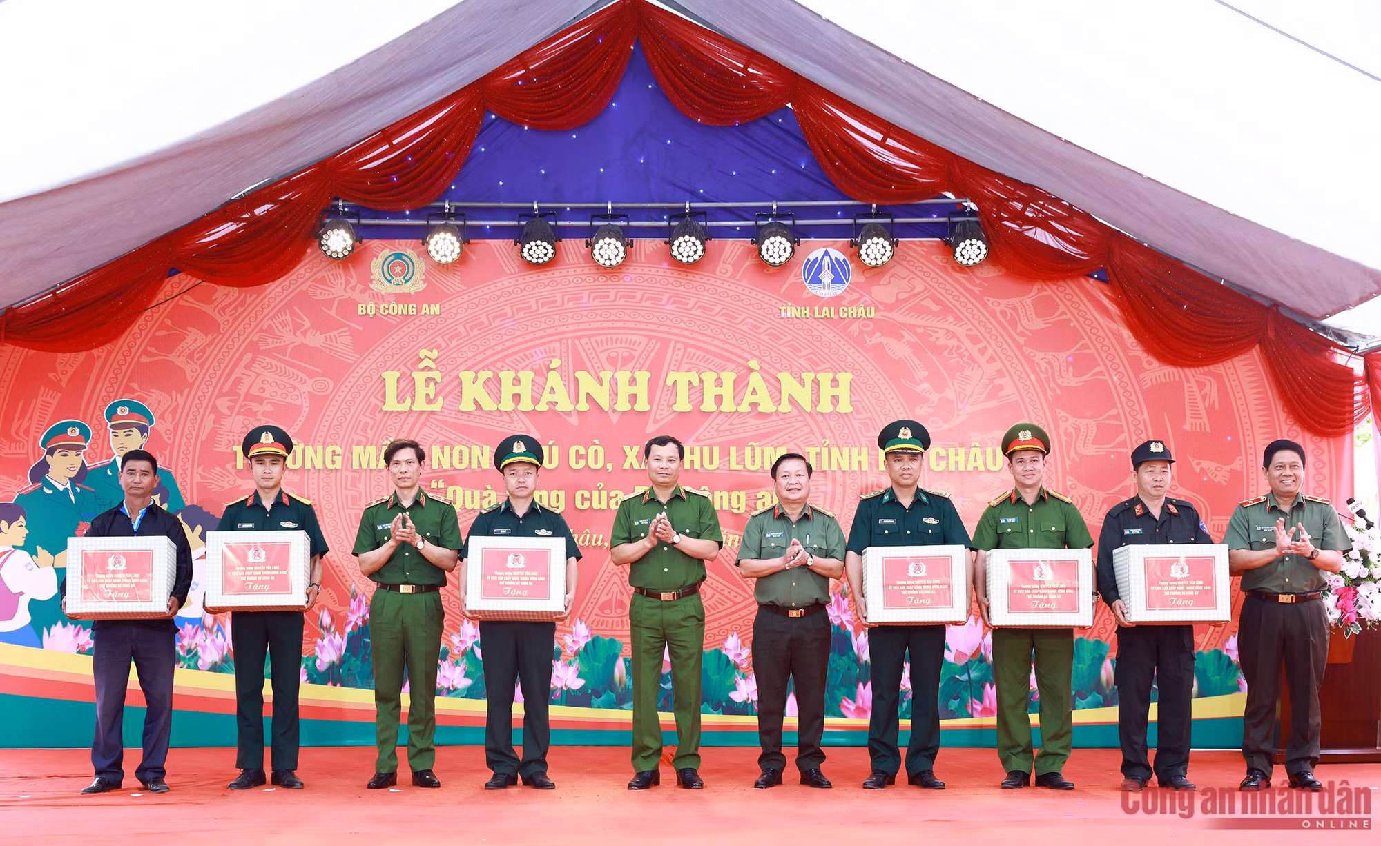 Chắp cánh ước mơ cho trẻ em nơi biên cương Thu Lũm -0