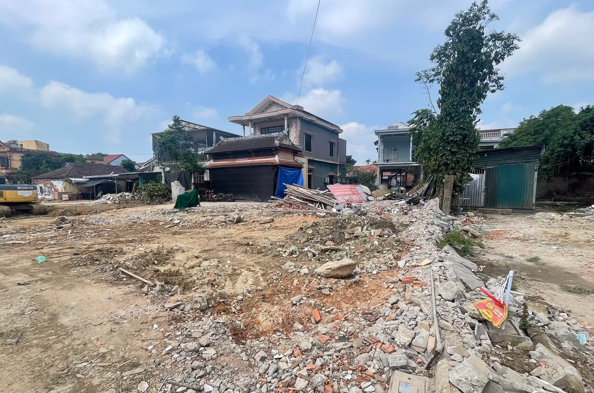 Người dân ở Huế đồng thuận, khẩn trương bàn giao mặt bằng thực hiện dự án giao thông trọng điểm -0