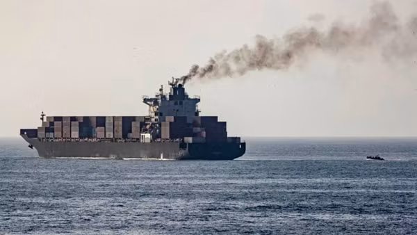 Pakistan tiếp nhận thuyền viên tàu Iran bị Mỹ bắt giữ