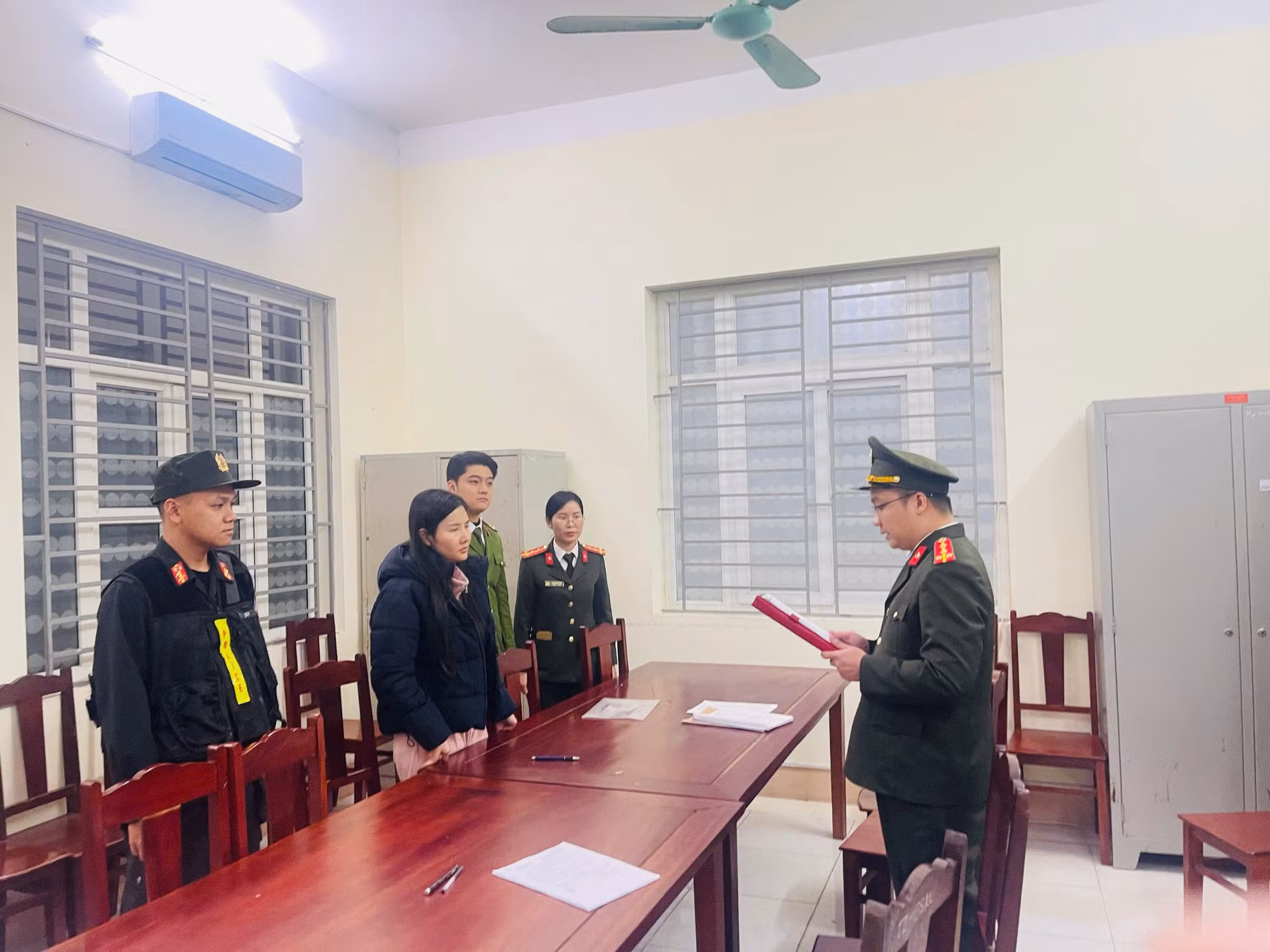 Tạm giam Chủ tịch Hội đồng Viện Khoa học (IEMS) lừa đảo tổ chức thi, cấp chứng chỉ ngoại ngữ tiếng Anh giả -0