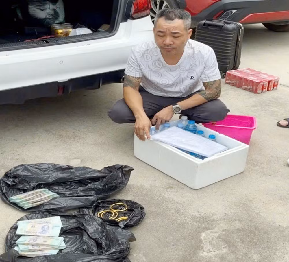 Dùng tiền cướp 2,4kg vàng để mua ô tô và tổ chức 