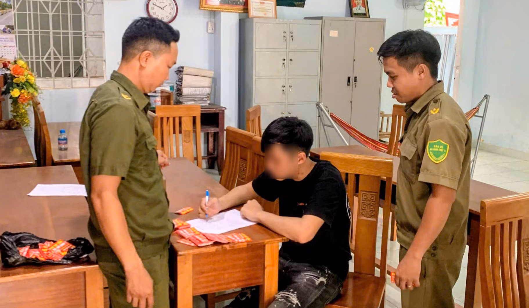 9.600 người tham gia cao điểm bóc gỡ quảng cáo sai quy định, xử lý đối tượng vi phạm -1