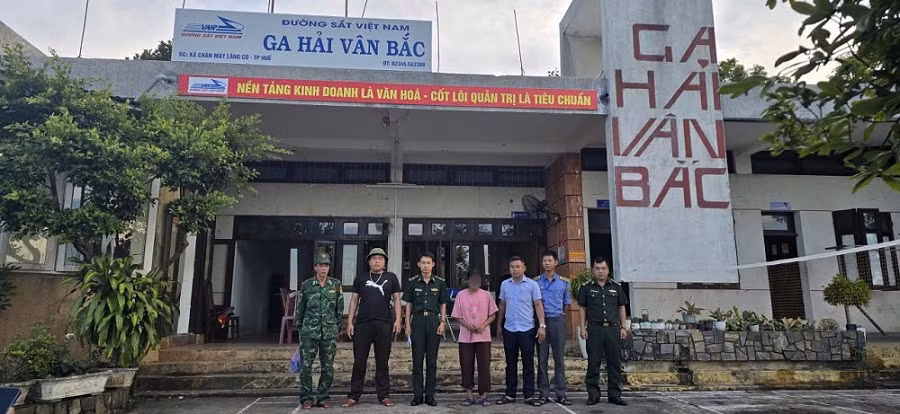 Xuyên đêm băng rừng Hải Vân tìm cô gái mất tích sau khi dừng tàu Bắc – Nam -0