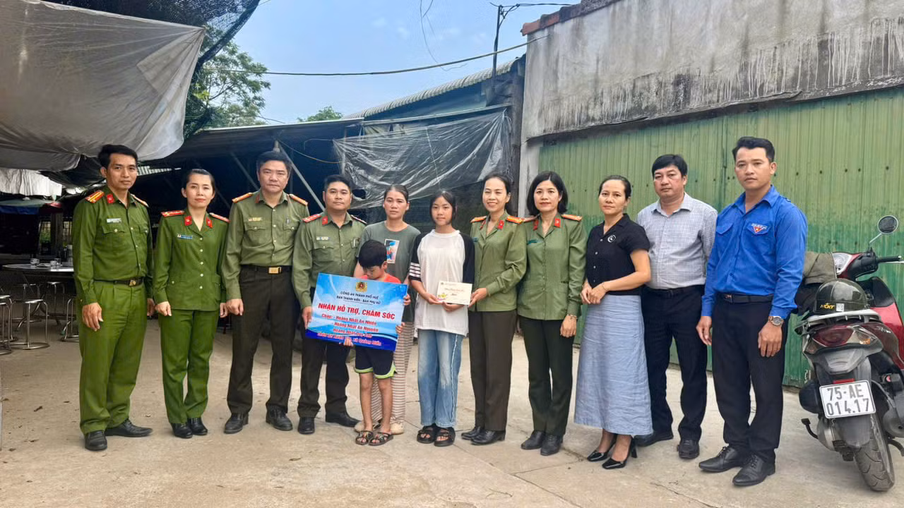Lan tỏa nhiều nghĩa cử đẹp từ phong trào thi đua “Ba nhất” trong Phụ nữ Công an Cố đô Huế -0