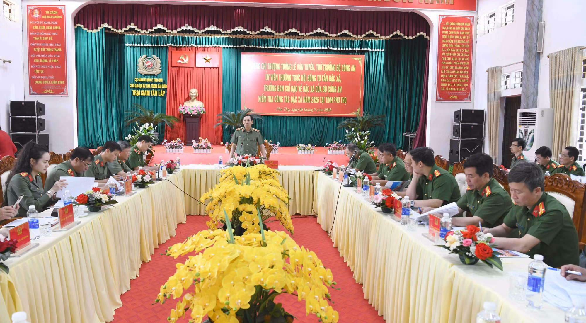 Thứ trưởng Lê Văn Tuyến kiểm tra công tác đặc xá tại tỉnh Phú Thọ ảnh 10 Thứ trường Lê Văn Tuyến kiểm tra công tác đặc xá, thi hành án hình sự tại tỉnh Phú Thọ -0