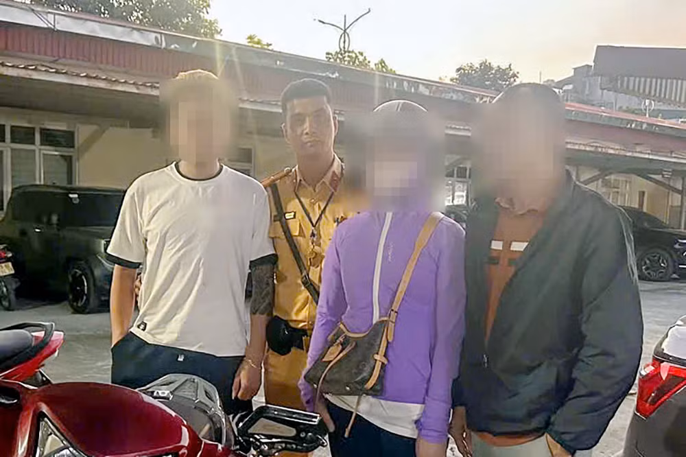 Những lời động viên đúng lúc, CSGT giúp cô gái từ bỏ ý định tiêu cực -0