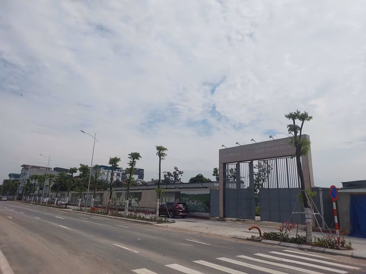 Người dân bất an vì 2 tòa tháp 13 tầng gây tranh cãi -0