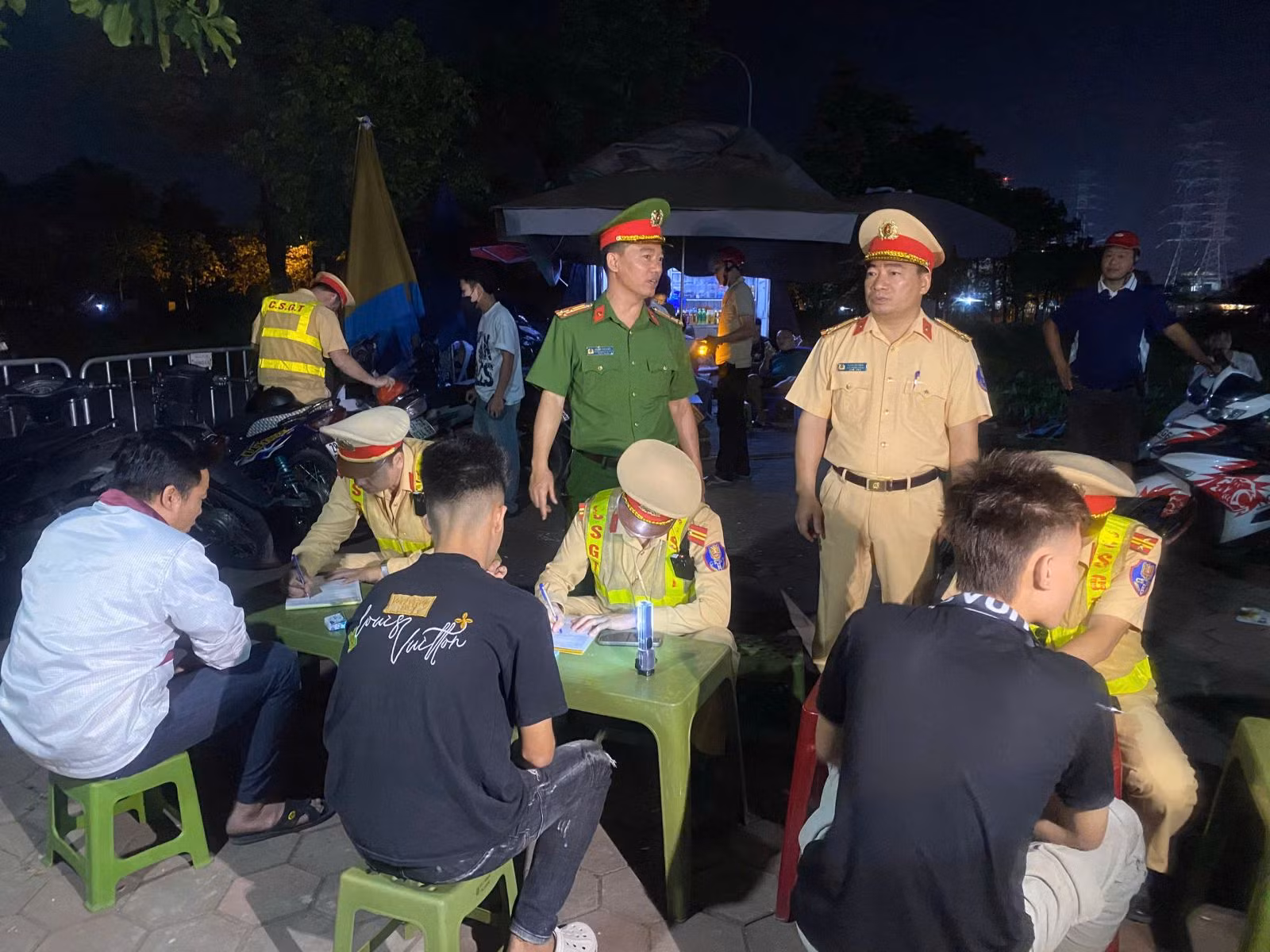 Ninh Bình quyết liệt xử lý thanh, thiếu niên vi phạm trật tự an toàn giao thông -0