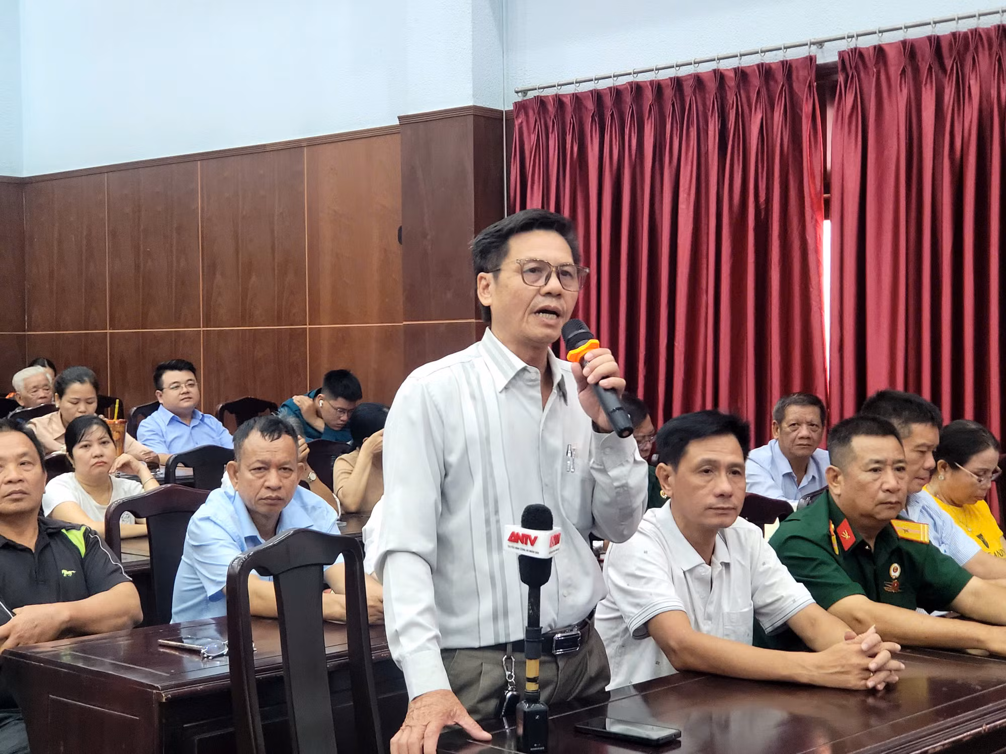 Thứ trưởng Lê Quốc Hùng tiếp xúc cử tri tại TP Hồ Chí Minh -0
