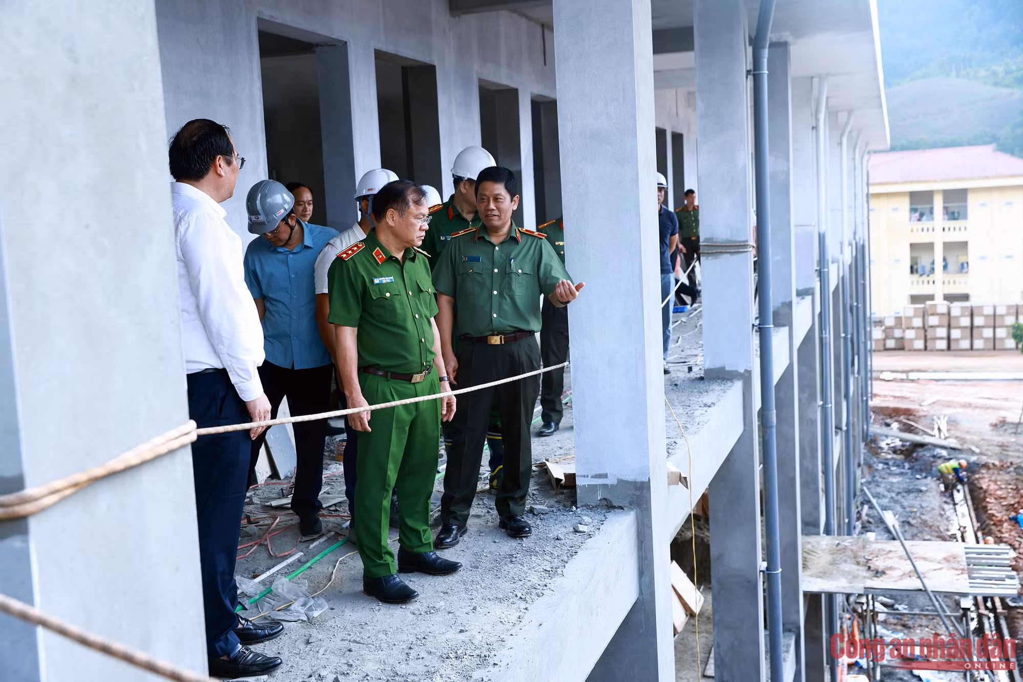 Chắp cánh ước mơ cho trẻ em nơi biên cương Thu Lũm -5