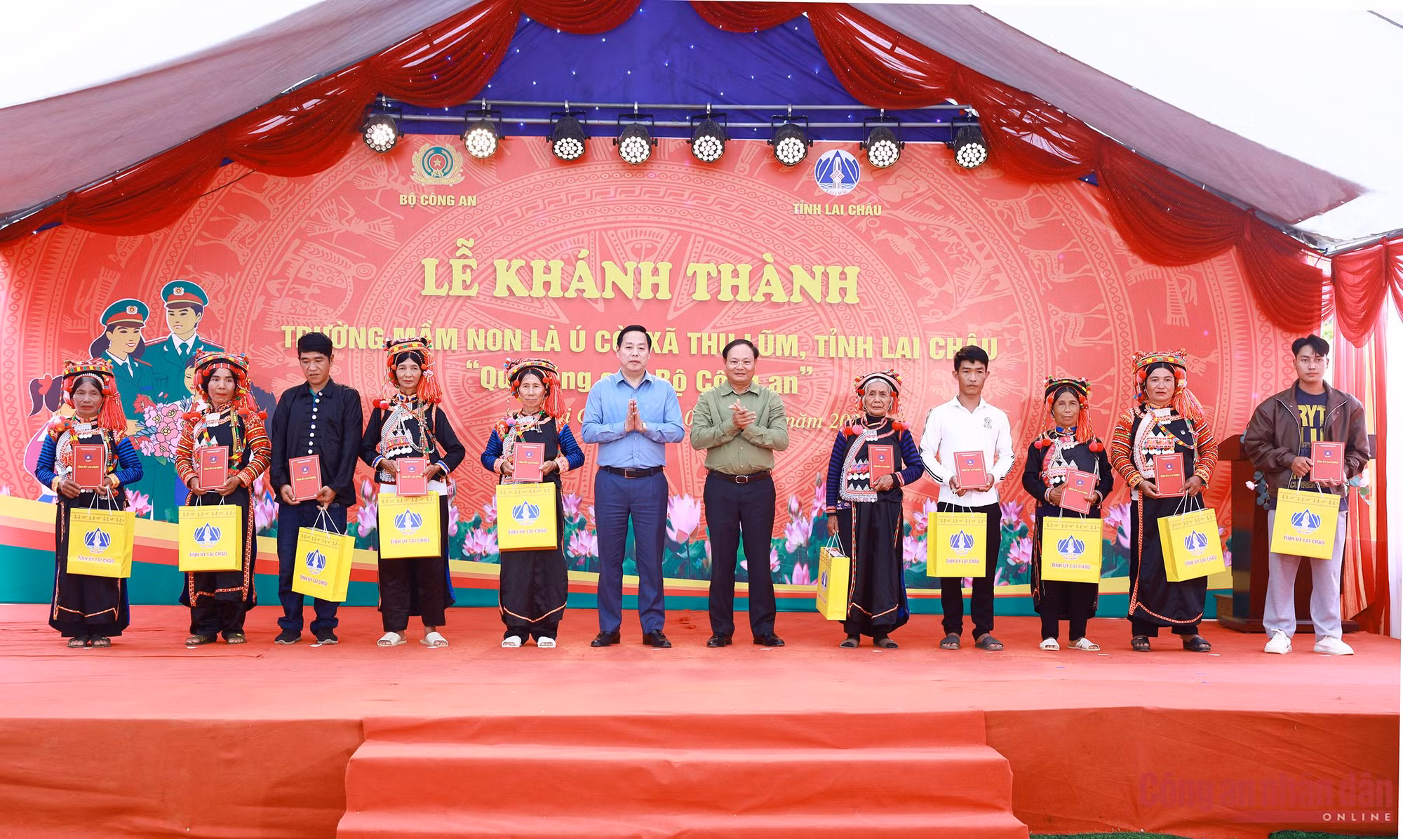 Chắp cánh ước mơ cho trẻ em nơi biên cương Thu Lũm -1