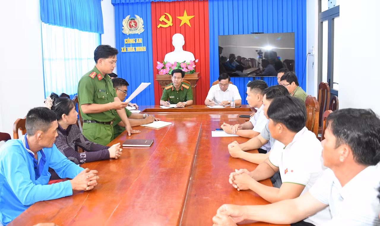 Phát huy hiệu quả CLB phòng, chống khai thác khoáng sản trái phép ở xã đảo Hòa Minh -0