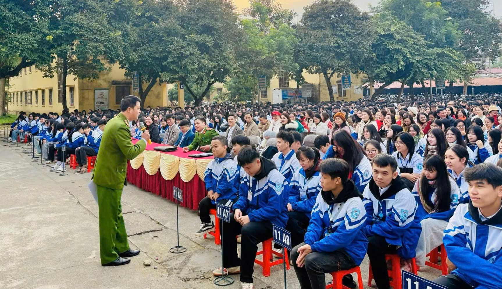 Bẫy xâm hại từ những mối quan hệ ảo ảnh 3 Bẫy xâm hại từ những mối quan hệ ảo -1
