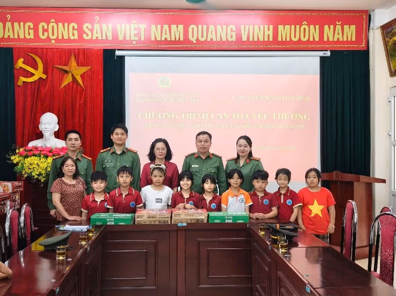 Vững vàng giữ bình yên, lan tỏa những giá trị nhân văn -1