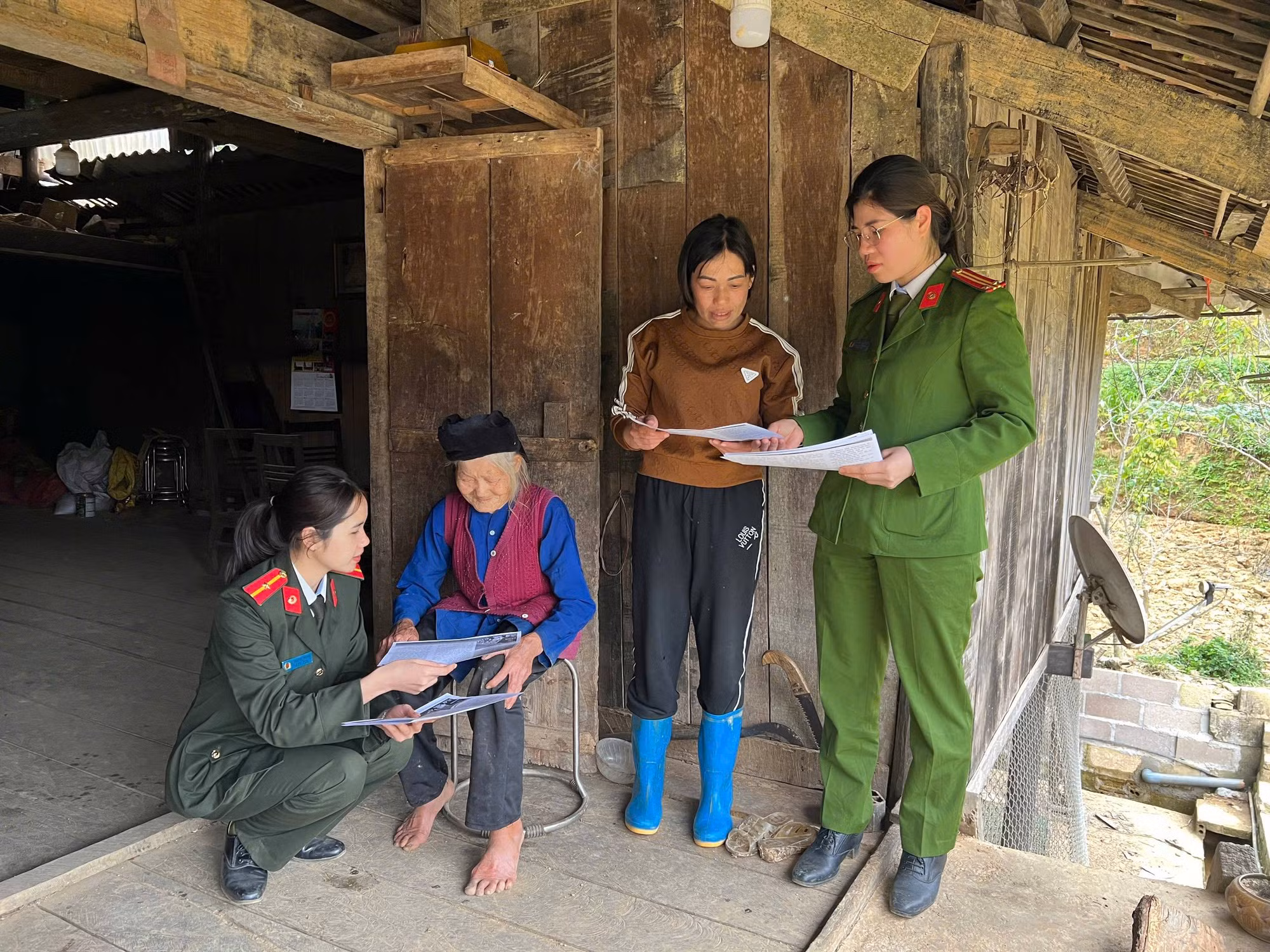 Đẩy mạnh tuyên truyền pháp luật ở vùng cao, biên giới Cao Bằng -0