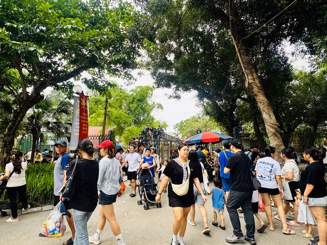 Các điểm tham quan, du lịch của Hà Nội hút khách dịp nghỉ lễ 30/4-1/5 -0
