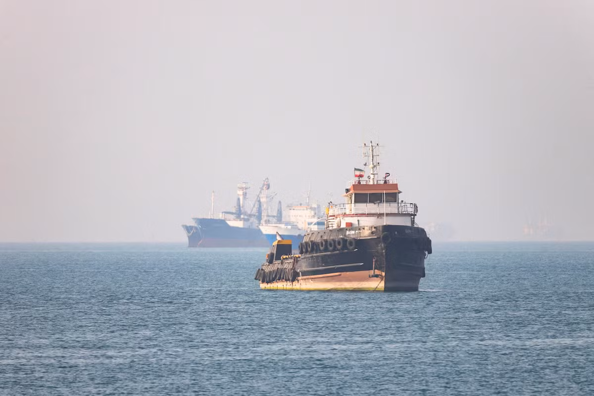 Mỹ phát động chiến dịch mở lại eo biển Hormuz, UAE bị tấn công -0