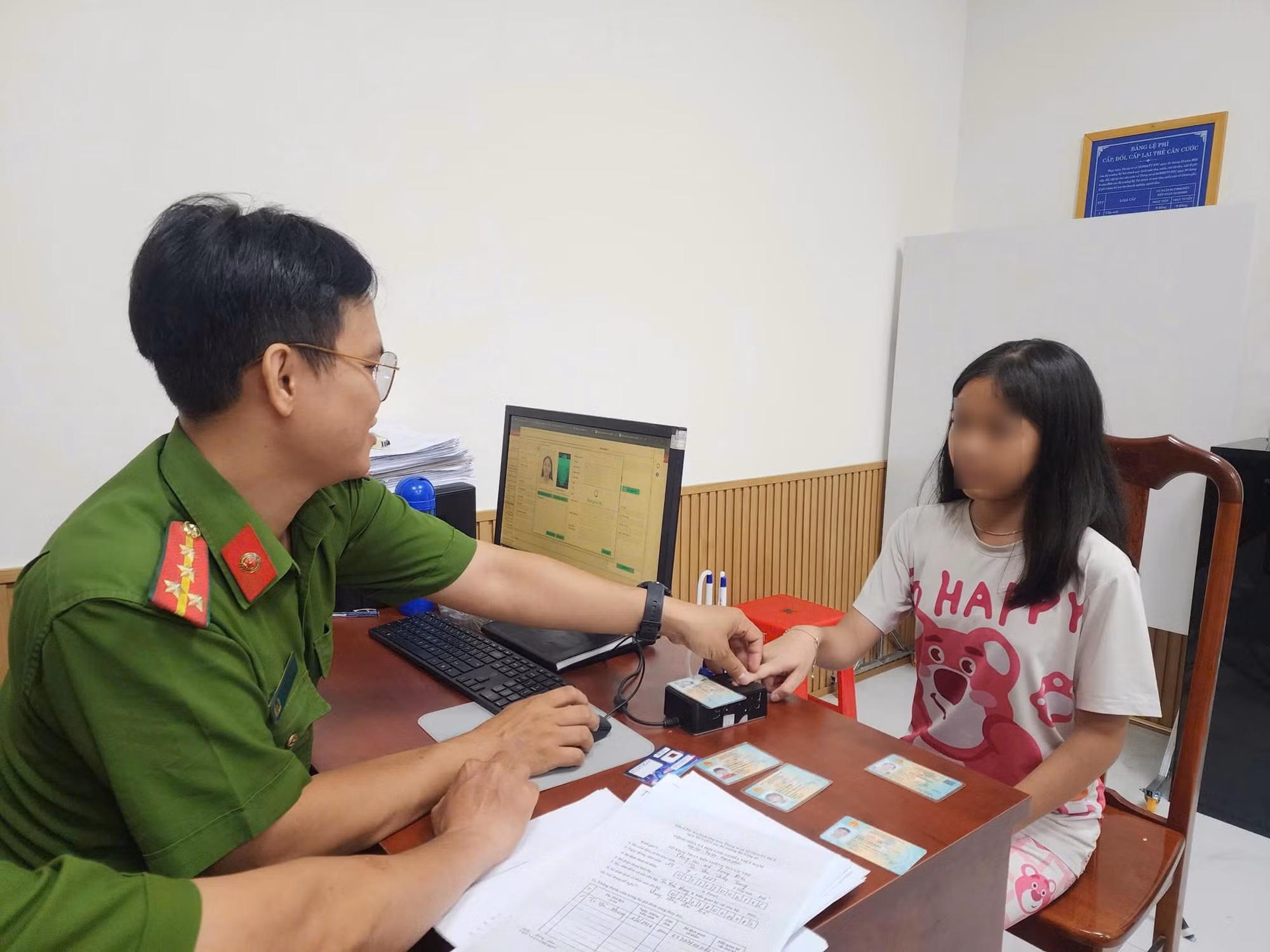 Nỗ lực xuyên lễ, quyết tâm hoàn thiện định danh điện tử cho học sinh trước các kỳ thi -2