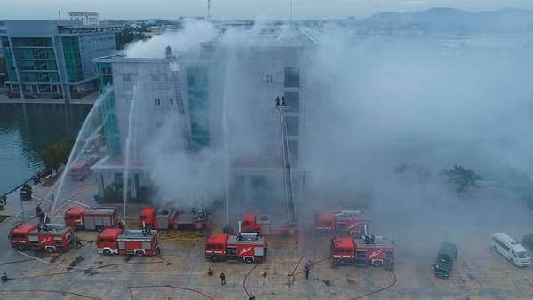 Hàng trăm Cảnh sát diễn tập phương án chữa cháy, cứu nạn cứu hộ