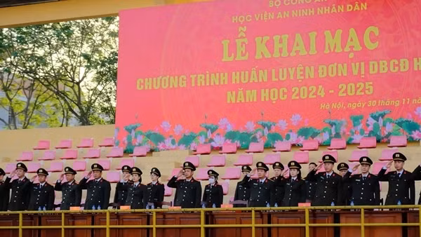 Học viện ANND ra quân huấn luyện và kiện toàn Trung đoàn dự bị chiến đấu