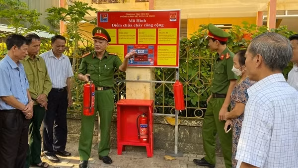 Ra mắt mô hình “Tổ liên gia an toàn PCCC” và “Điểm chữa cháy công cộng”