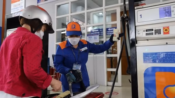 Hà Nội đề nghị doanh nghiệp vận tải giảm giá cước