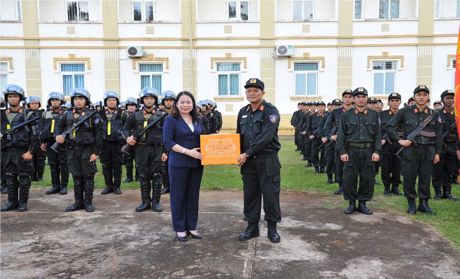 CSCĐ xứng đáng là “lá chắn thép” xung kích bảo vệ Đảng, Nhà nước và Nhân dân -0