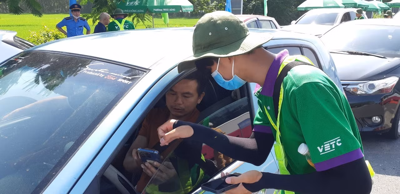 VETC lên tiếng khi bị Viettel tố dán chồng 40.000 thẻ ETC của ePass -0
