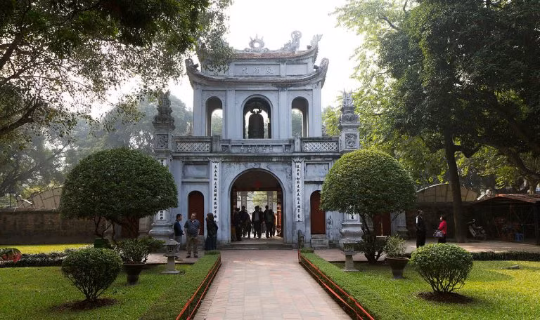 van-mieu-quoc-tu-giam-768x456.jpg -0