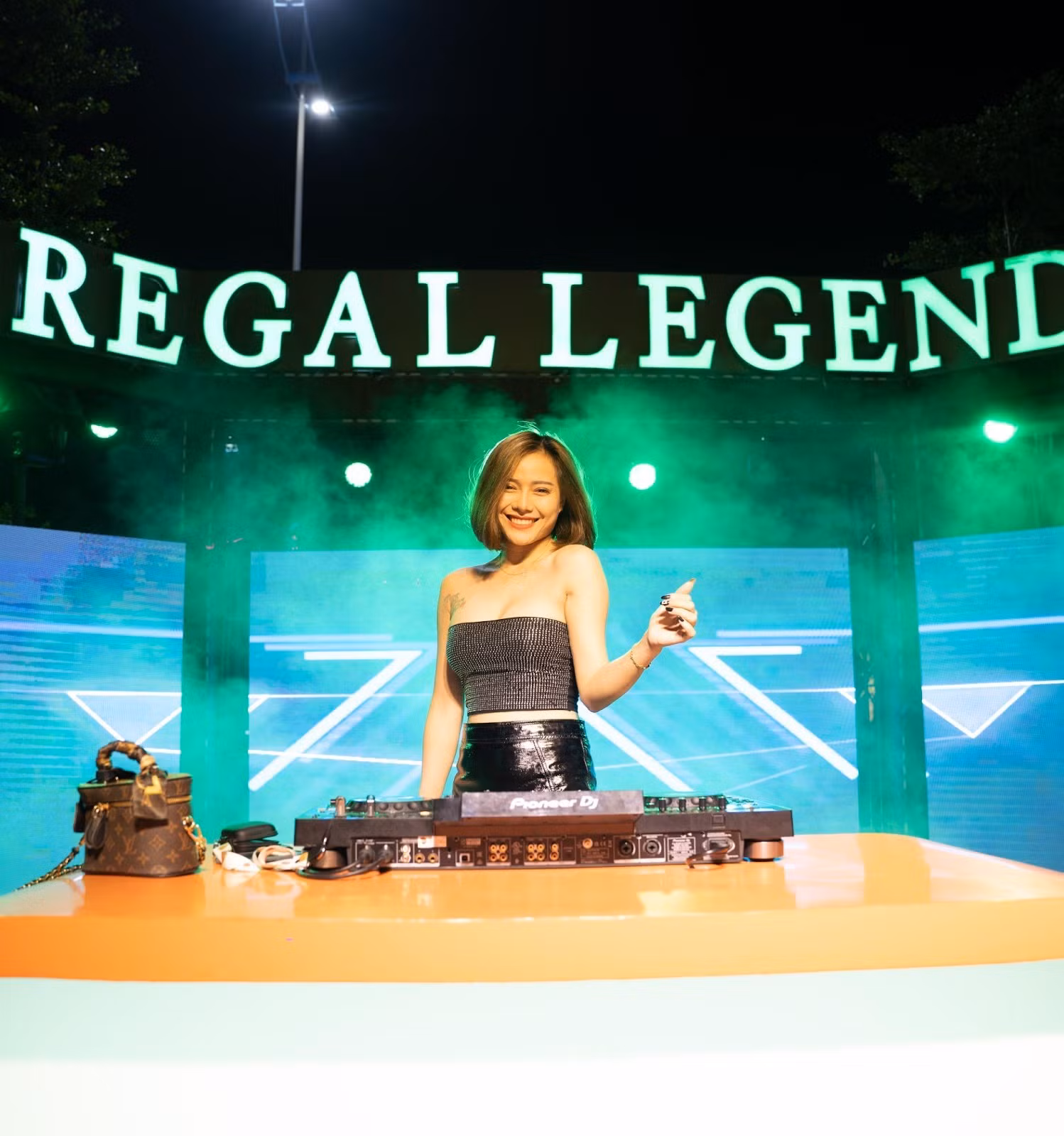 Sức hút giải trí ngày đêm từ kinh đô giải trí toàn cầu Regal Legend -0