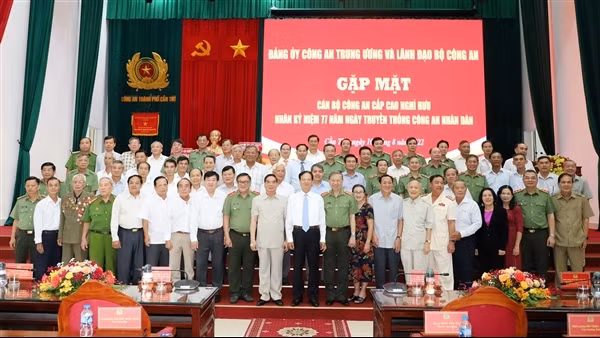 Bộ trưởng Tô Lâm gặp mặt cán bộ Công an cấp cao nghỉ hưu tại khu vực Tây Nam Bộ