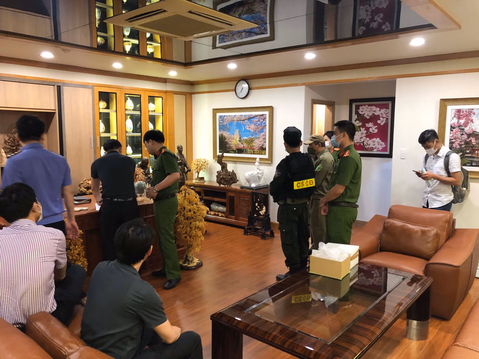 Khởi tố nguyên phó giám đốc BQL dự án các công trình y tế Quảng Ninh và 7 đồng phạm -0