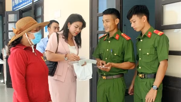 Những cán bộ Công an xã nỗ lực từ bán chuyên trách lên chính quy