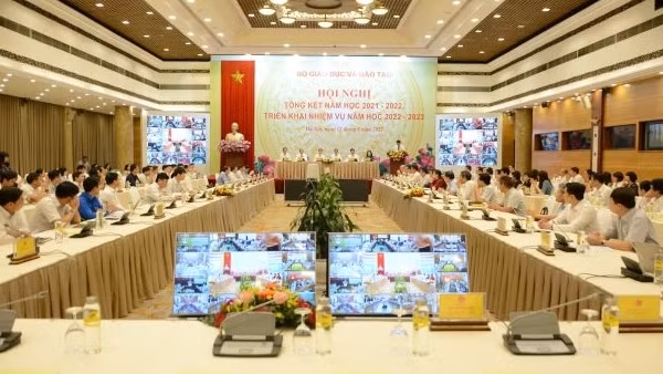Sĩ số học sinh không thể 60 em/lớp!